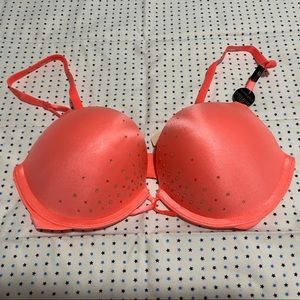 NWT Victoria’s Secret Bombshell Adds 2 Cup Bra sz 32C